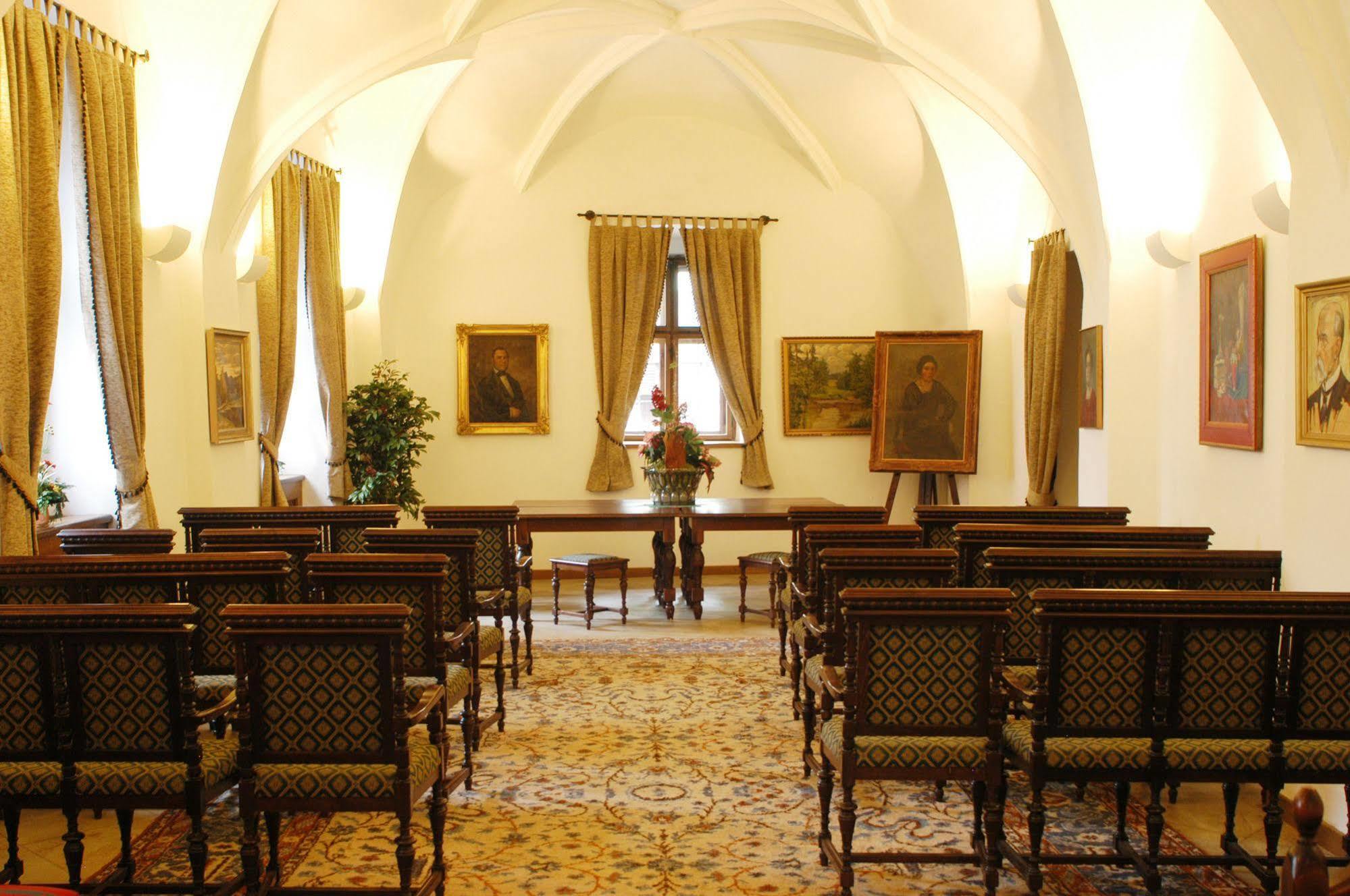 Hotel Oldinn Чески-Крумлов Экстерьер фото